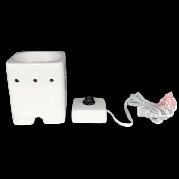 Scentsy Sleek White Custom Full Size Wax Warmer - Picture 3 of 4